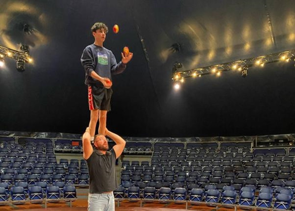 Manege frei für den Buchhalter im Zirkus - Controller Akademie AG - Anbieter von Rechnungslegungs- und Controlling-Studiengängen auf höchster Ebene in Zürich 1
